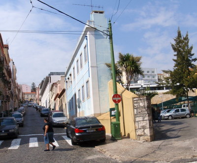 4 Meter Wide Building.